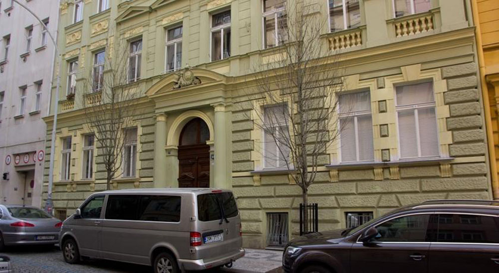 Metropolitan Studios Apartments